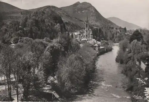 Frankreich - Frankreich - Lourdes - La Basilique et le Gave - 1960