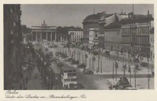 Berlin-Mitte, Unter den Linden - mit Brandenburger Tor - ca. 1950