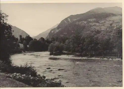 Bach oder Fluss in den Bergen