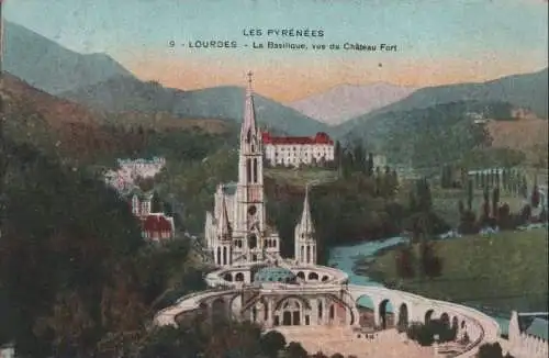 Frankreich - Frankreich - Lourdes - La Basilique, vue du Chateau Fort - 1921