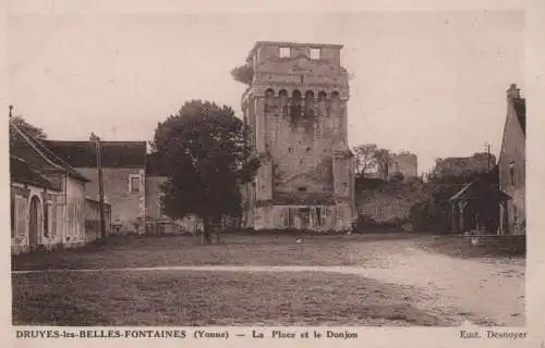 Frankreich - Frankreich - Druyes-les-Belles-Fontaines - La Place et le Donjom - ca. 1935