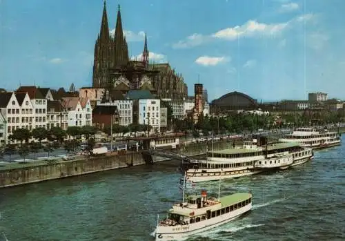 Köln - Rheinufer mit Dom