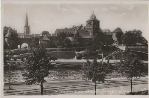 Lübeck - Blick auf die alten Stadtbefestigungen - ca. 1950