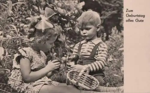 Zum Geburtstag Junge und Mädchen