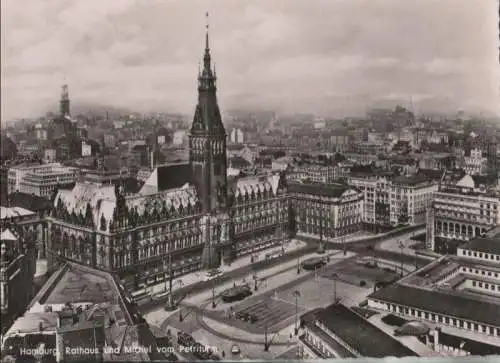 Hamburg - Rathaus vom Petriturm - ca. 1955