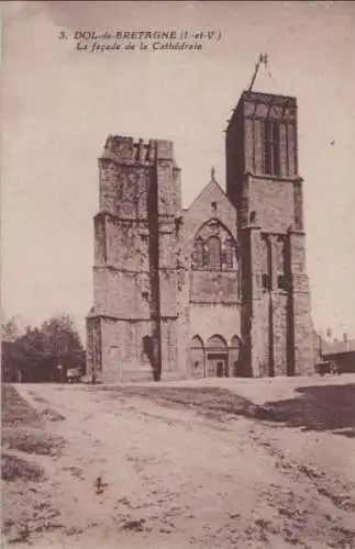 Frankreich - Frankreich - Dol-de-Bretagne - La facade de la Cathedrale - ca. 1935