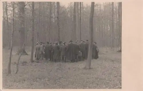 Jägergruppe im Wald - ca. 1950