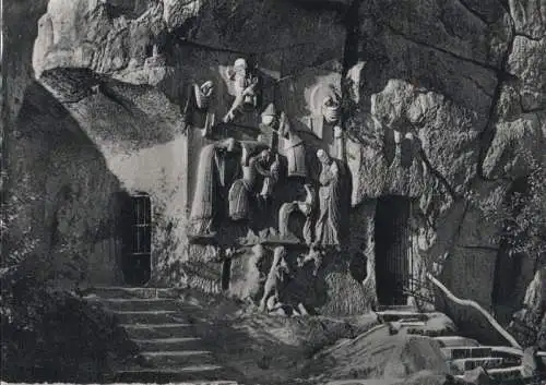 Horn-Bad Meinberg, Exeernsteine - Kreuzabnahme und Eingang zur Felsgrotte - ca. 1955