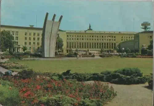 Berlin-Tempelhof, Luftbrückendenkmal - ca. 1970