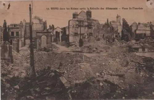 Frankreich - Frankreich - Reims - dans les Ruines apres la Retraite des Allemands - ca. 1920