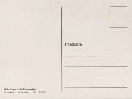 Weihnachtliche Pyramide Arrangement