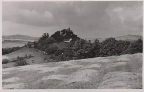 Gebäude auf und an Hügel - ca. 1955