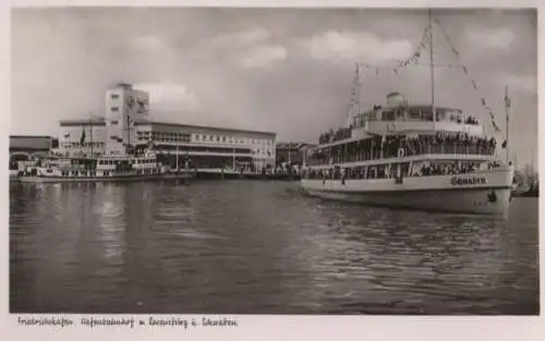 Friedrichshafen - Hafenbahnhof mit Schiffen Ravensburg und Schwaben - ca. 1960