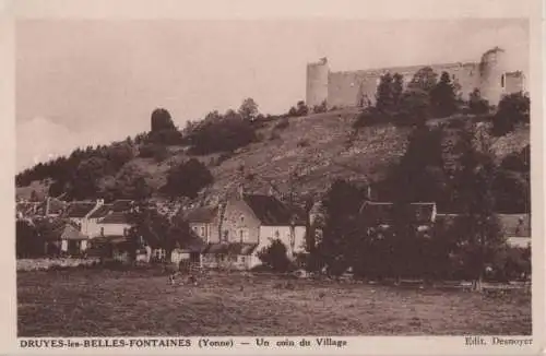 Frankreich - Frankreich - Druyes-les-Belles-Fontaines - Un coin du Village - ca. 1950