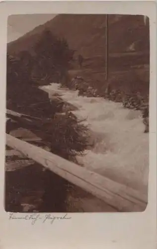 unbekannter Ort - Fluss mit Wildwasser