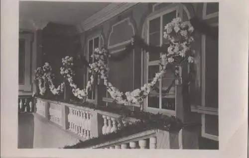 Veranda mit Blumenschmuck