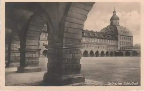 Gotha - im Schloßhof - ca. 1955