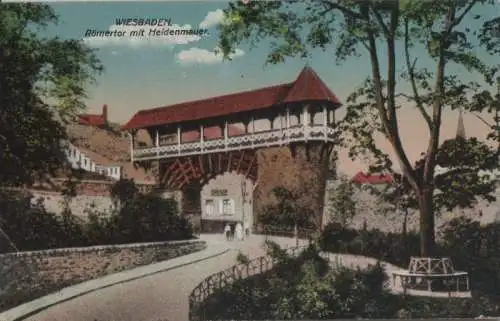 Wiesbaden - Römertor mit Heidenmauer - ca. 1925