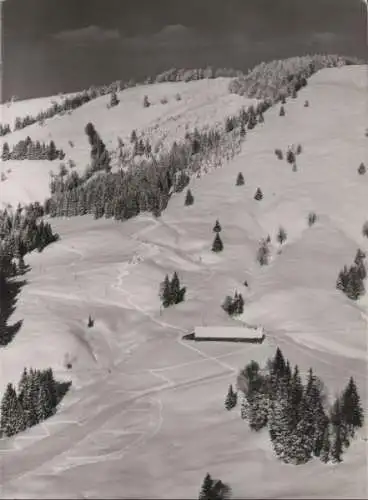 unbekannter Ort - schneebedeckter Berg