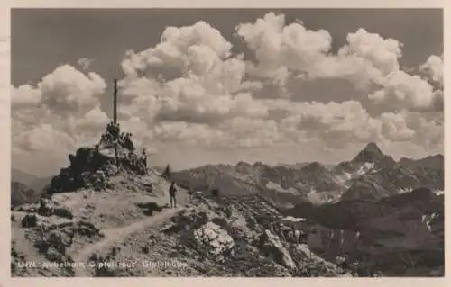 Nebelhorn - Gipfelkreuz und Gipfelhütte - 1955