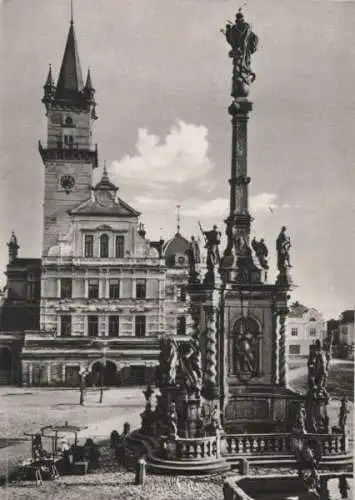 Mährsich-Neustadt - Rathaus und Mariensäule