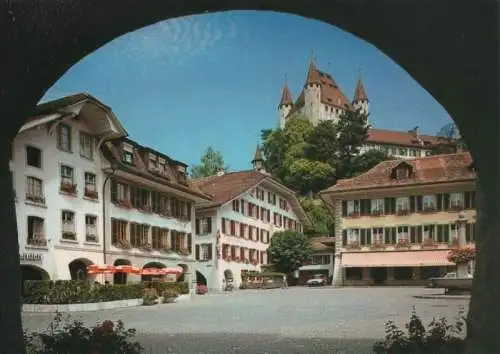 Schweiz - Schweiz - Thun - Rathausplatz mit Schloss - ca. 1985