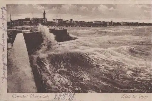 Rostock-Warnemünde - Mole der Sturm