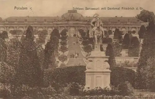 Potsdam, Sanssouci - Schloss mit Denkmal