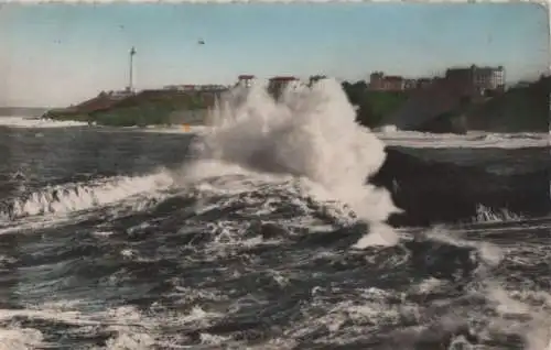 Frankreich - Frankreich - Biarritz - Effet de vagues Dame le fond - 1961