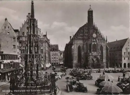 Nürnberg - Marktplatz mit Schönem Brunnen - 1964