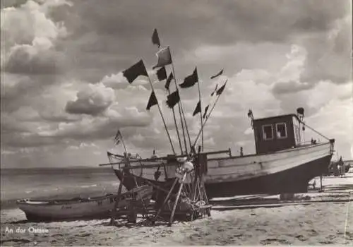 Ostsee - Boot am Strand