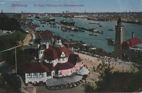 Hamburg - Fährhaus und Hafen