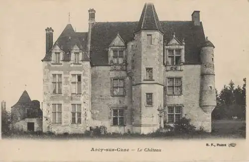 Frankreich - Arcy-sur-Cure - Frankreich - Chateau