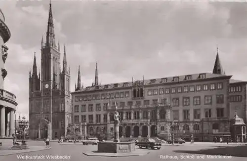 Wiesbaden - Rathaus, Schloss und Marktkirche