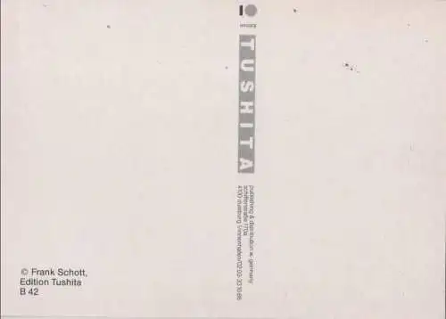 Mann und Frau rauchend