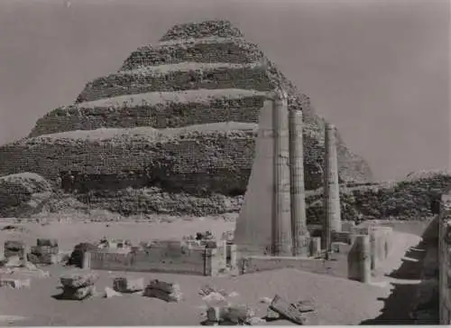 Ägypten - Ägypten - Sonstiges - Djoser-Grabbezirk, Tempel und Pyramide von Süden - ca. 1960