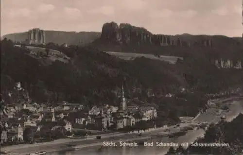 Bad Schandau - mit Schrammsteinen