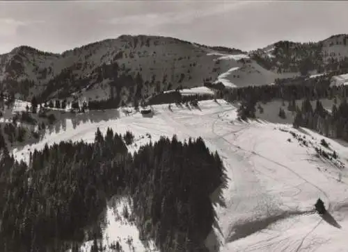 unbekannter Ort - schneebedeckte Berge