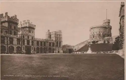 Großbritannien - Großbritannien - Windsor - Castle, Grand Quadrangle and Round Tower - ca. 1950