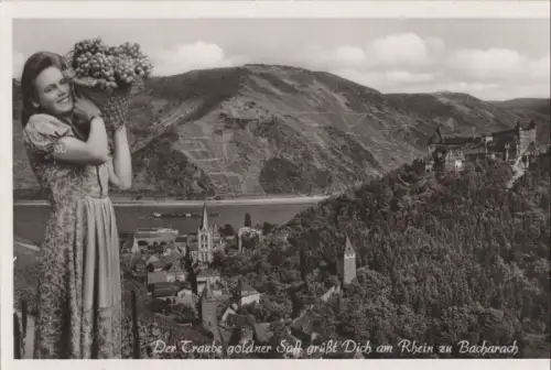 Bacharach - Frau mit Trauben