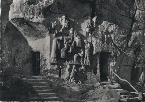 Horn-Bad Meinberg, Exeernsteine - Kreuzabnahme und Eingang zur Felsgrotte - ca. 1955