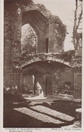 Großbritannien - Großbritannien - Kemilworth Castle - Entrance to Banqueting Hall - ca. 1955