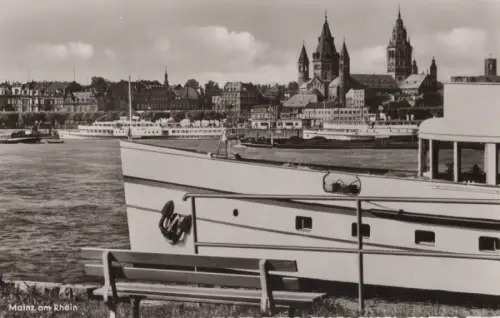 Mainz - mit Rhein