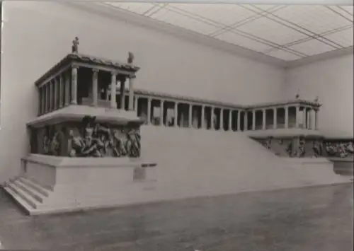 Staatliche Museen, Berlin - Westseite des großen Altars - 1978
