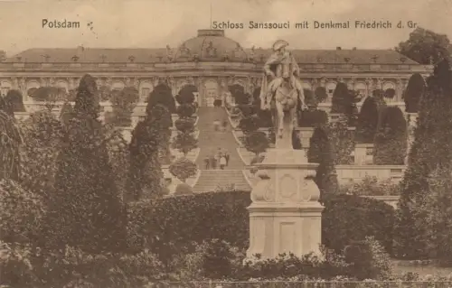 Potsdam, Sanssouci - Schloss mit Denkmal