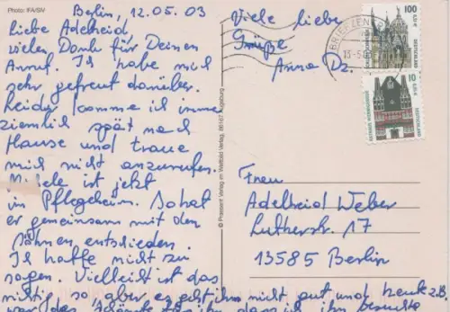 Inseln im blauen Meer