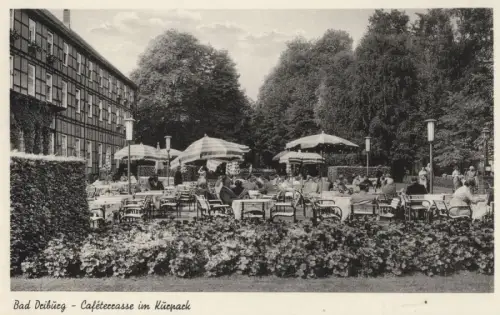 Bad Driburg - Caféterrasse im Kurpark