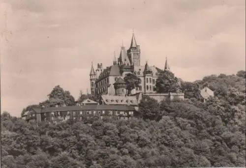 unbekannter Ort - Schloss auf Berg