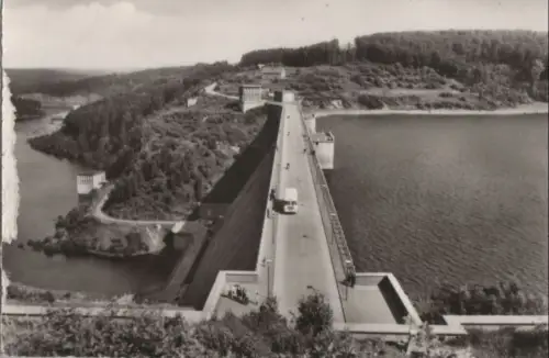 Rappbodetalsperre - Bus auf Staumauer