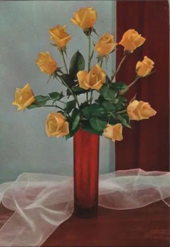 Gelbe Rosen in Vase